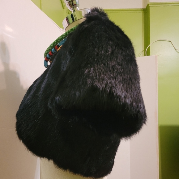 Shrug vest. - Picture 2 of 7